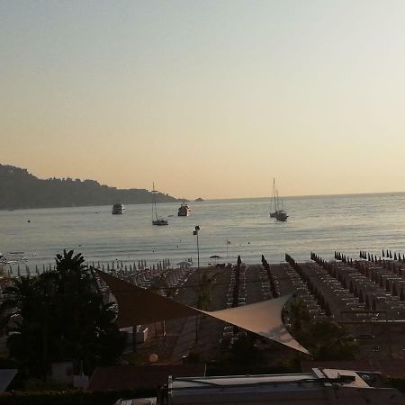B&B Baia Delle Sirene Giardini Naxos Kültér fotó